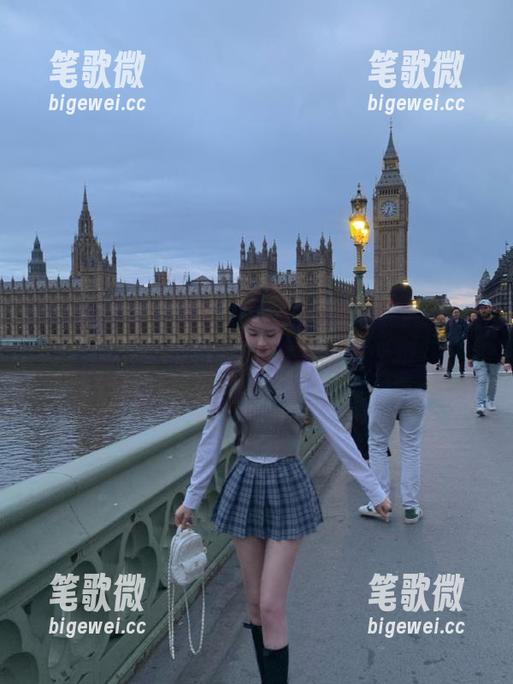 又一次在“51cgw”观看，让我思考人生的意义…不过我只吃瓜。