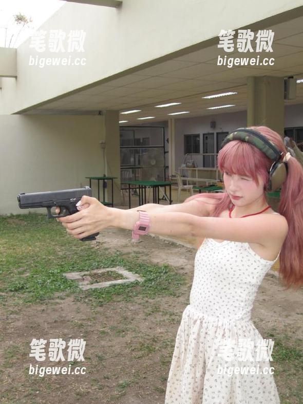 我觉得登录“51吃瓜”有点像昏睡，内容太丰富，易沉迷，警告所在，你们有没有那个勇气？