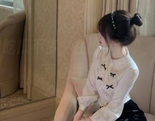 吃瓜不停，在线不下单，52cg的商品我想买