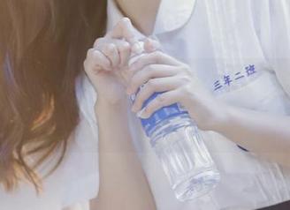 别说我没警告你，进去“91黑料社区”入口就像下了深渊...