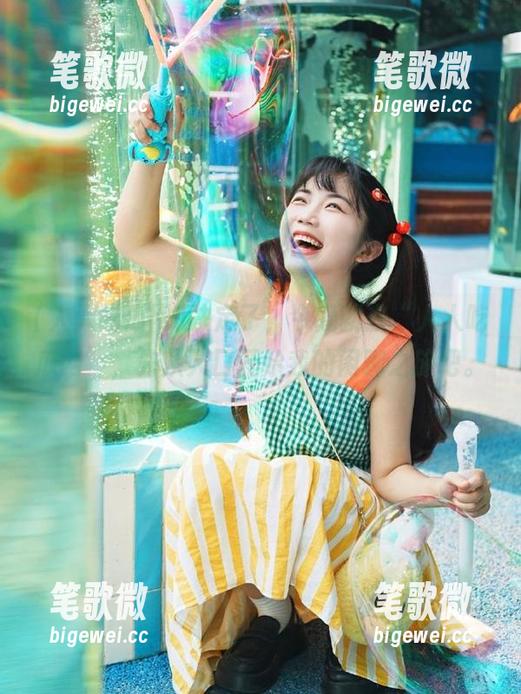 人人吃瓜网 决定了,今晚就去“人人吃瓜网”,先从入口开始我的闲聊之旅吧。