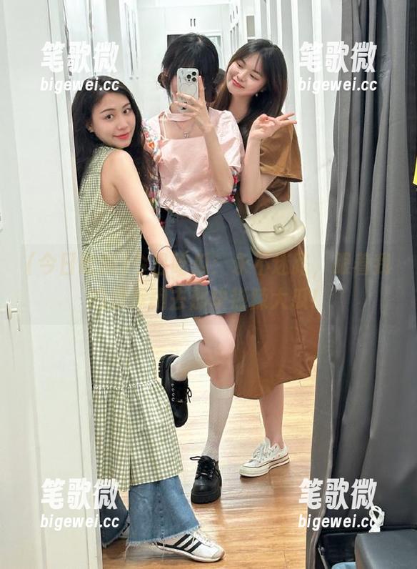 今日吃瓜：永不迷路，跟着我的脚步跑去那块热辣大瓜！