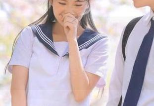 今日吃瓜51网址里那颗“大瓜”，一口下去甜蜜又复杂，我的思绪都被引走了。