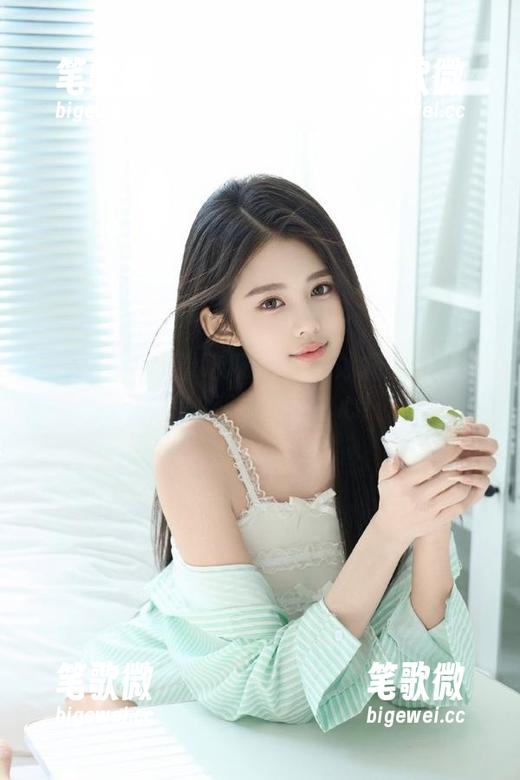 吃瓜91 观看吃瓜91:当冰箱的门成了最新的在线八卦中心!