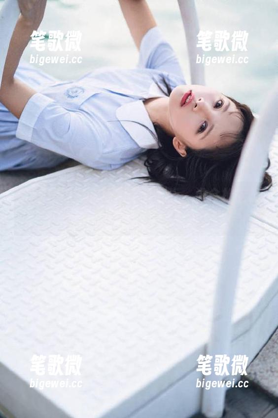 在吃瓜网苹果版上，谁会抢走最后一块瓜？有点紧张啊。