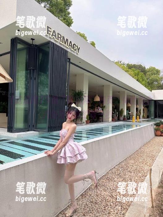 下载“吃瓜网”网页，体验饱含八卦与刺激的每一秒。