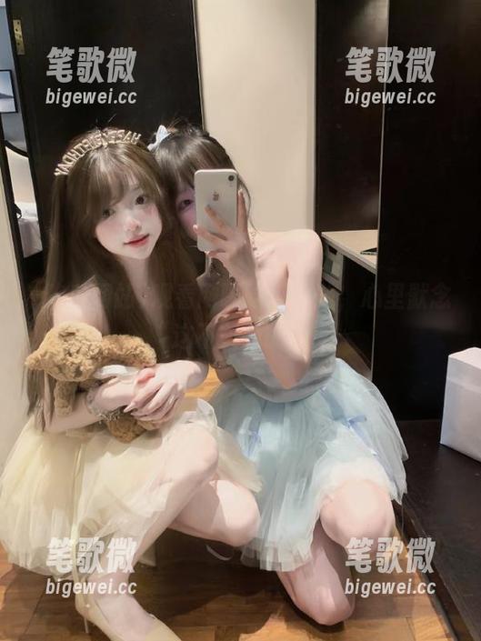 观看网曝吃瓜网站，心里默念“这不关我的事”