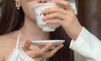视频都不需播放器了，‘我要吃瓜’的地址，给我发来吧！