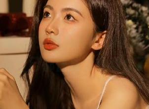 海角吃瓜：一路吃瓜不停歇，感觉自己都快成专业观众了。