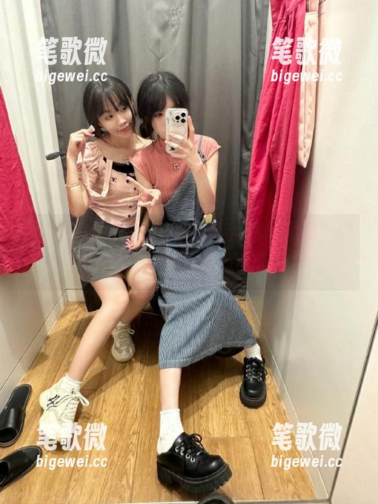 指尖一滑，直达网红黑料，吃瓜新方式，开开你的小嗓门！