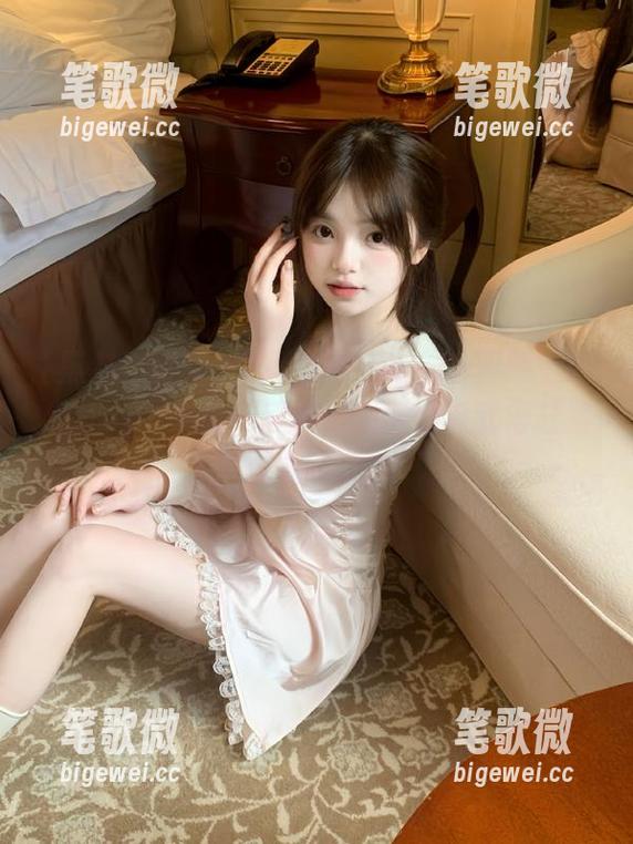 黑料不打烊 “黑料不打烊”也要跟上时代,app来袭,瓜民们刚捧好瓜就得赶紧点击网页!