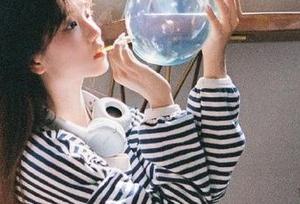 孤独寂寞的我，直达“黑料不打烊”，2025更新快，隔壁老王还有点惊慌！