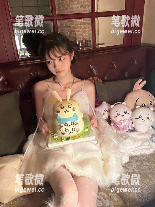 嘘，下载这款“黑料不打烊”，永不迷路，今晚八卦吃不停。