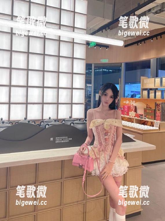 在黑料不打烊官网上轻松吃瓜，不怕露出老底！