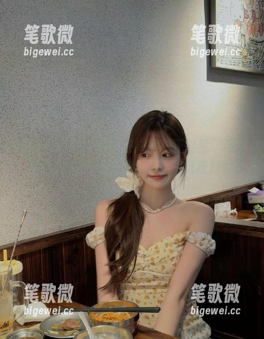 点击进“黑料正能量”网站，瞬间就被各路黑料拉入了一场奇妙的误入歧途。