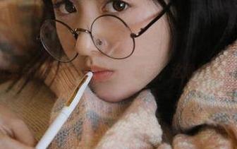 再来点儿黑料社的更新，摊手，这爆料也太离谱了吧！