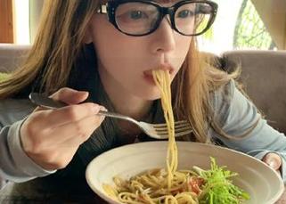 在安卓上刷黑料网，保证你能被各种瓜轰炸到不知所措。